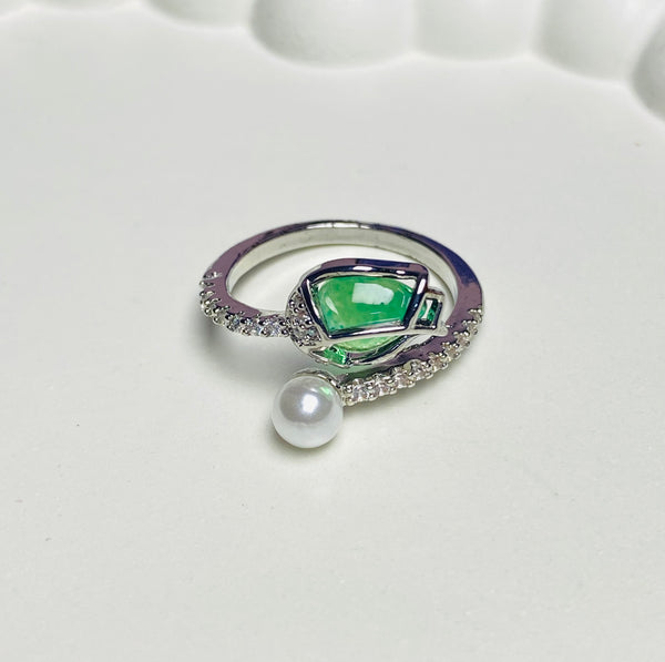 Green tulip pearl adjustable ring