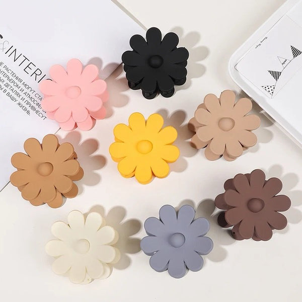 Large matte daisy flower claw clip