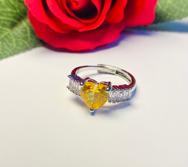 Belle love heart Adjustable ring - yellow