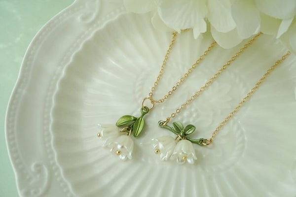 Elegant lily of the valley green jade necklace