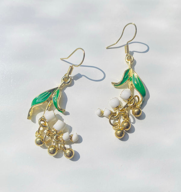 White tulip green leaf hook earrings