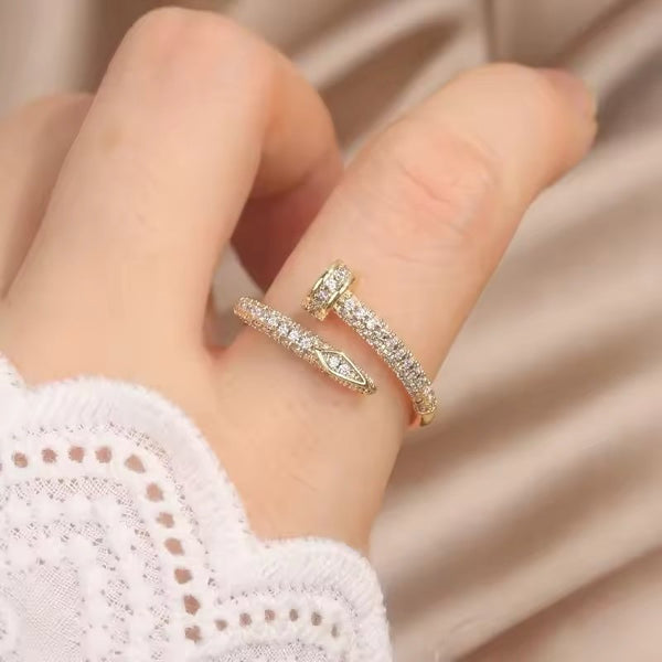 Elegant geometric adjustable ring