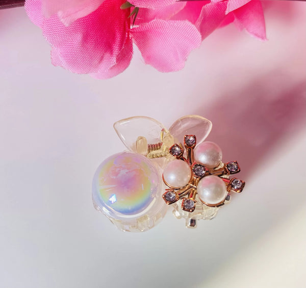 Shiny pearl with rhinestone claw clip