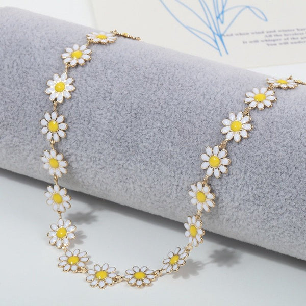 Cute Enamel silver plated White Daisy Flower Necklace