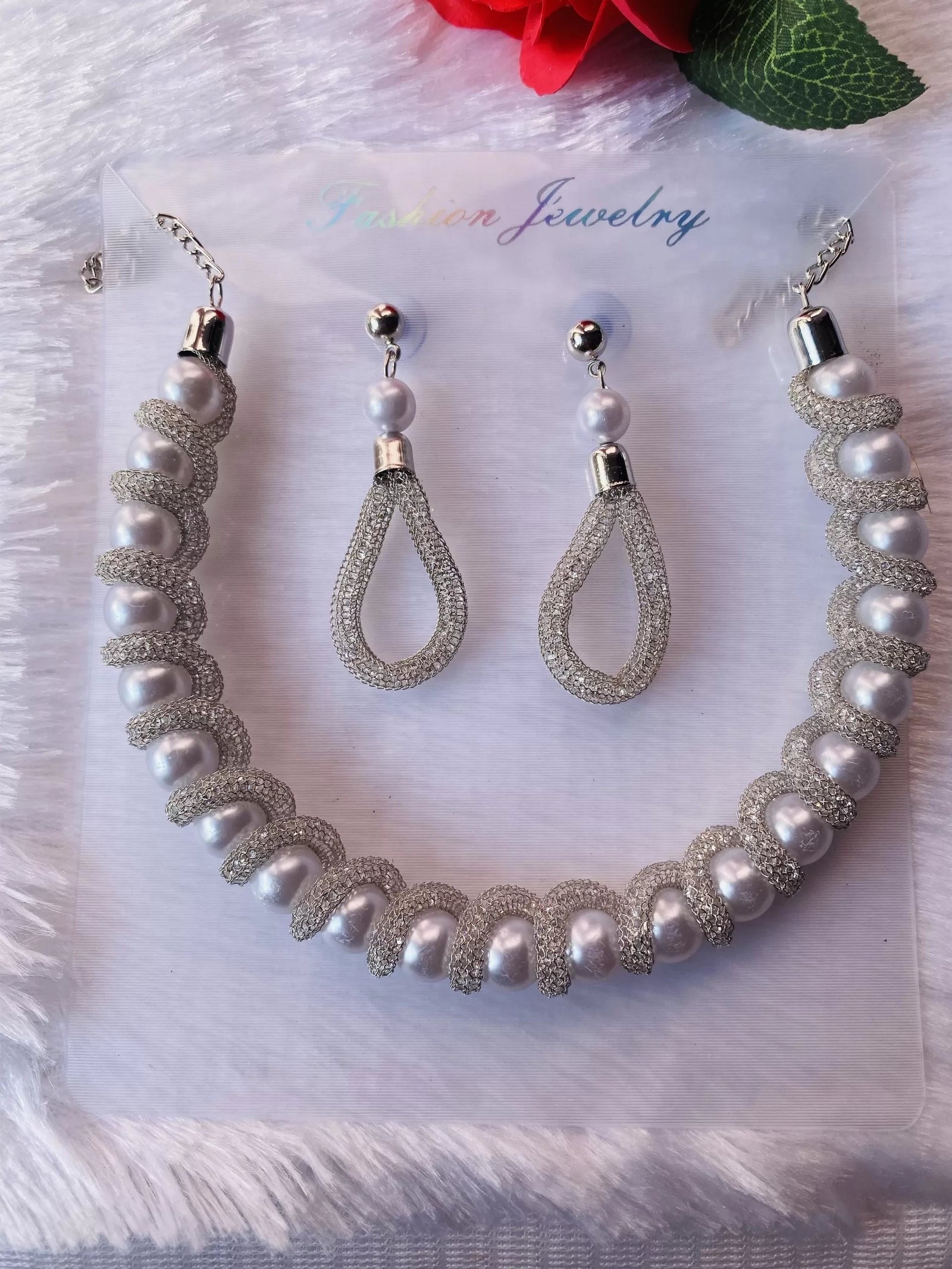 ll-featured-3079