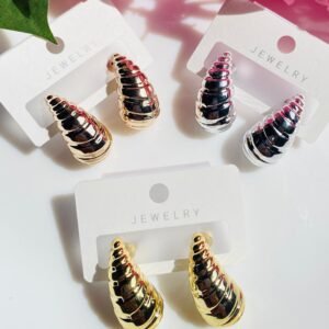 Geometric tear drop stud earrings